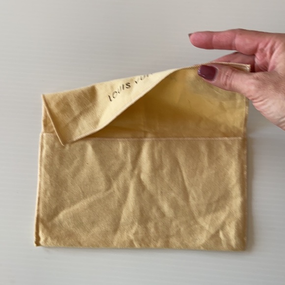 Louis Vuitton dust bag - Picture 2 of 2